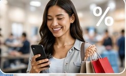 Mulher com sacolas de compras usando o celular